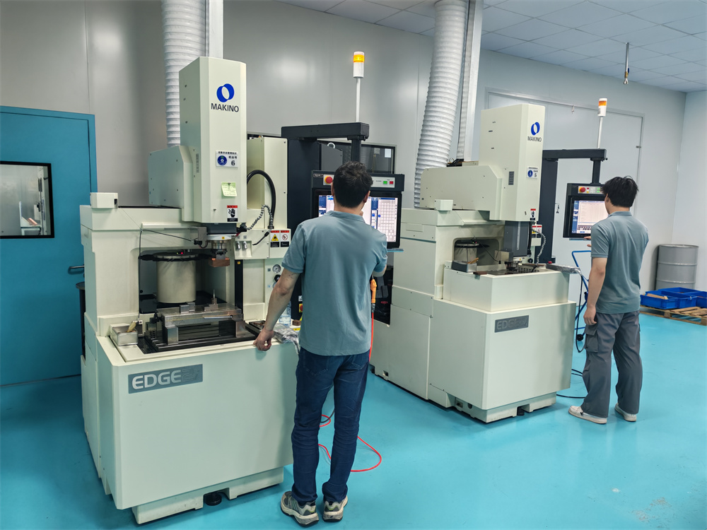 牧野放電機精度±0.005mm 清角0:01以內